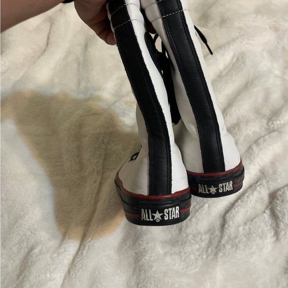 Converse - Picture 4 of 5